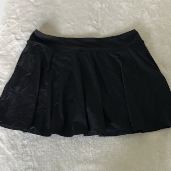 Lands' End Black Swim Skirt Tiered - Picture 7 of 8